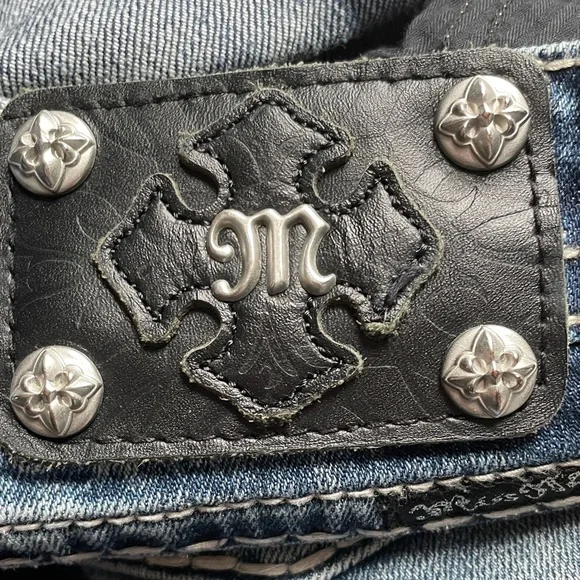 Miss Me 31 Blue Embellished Capris - Picture 7 of 13